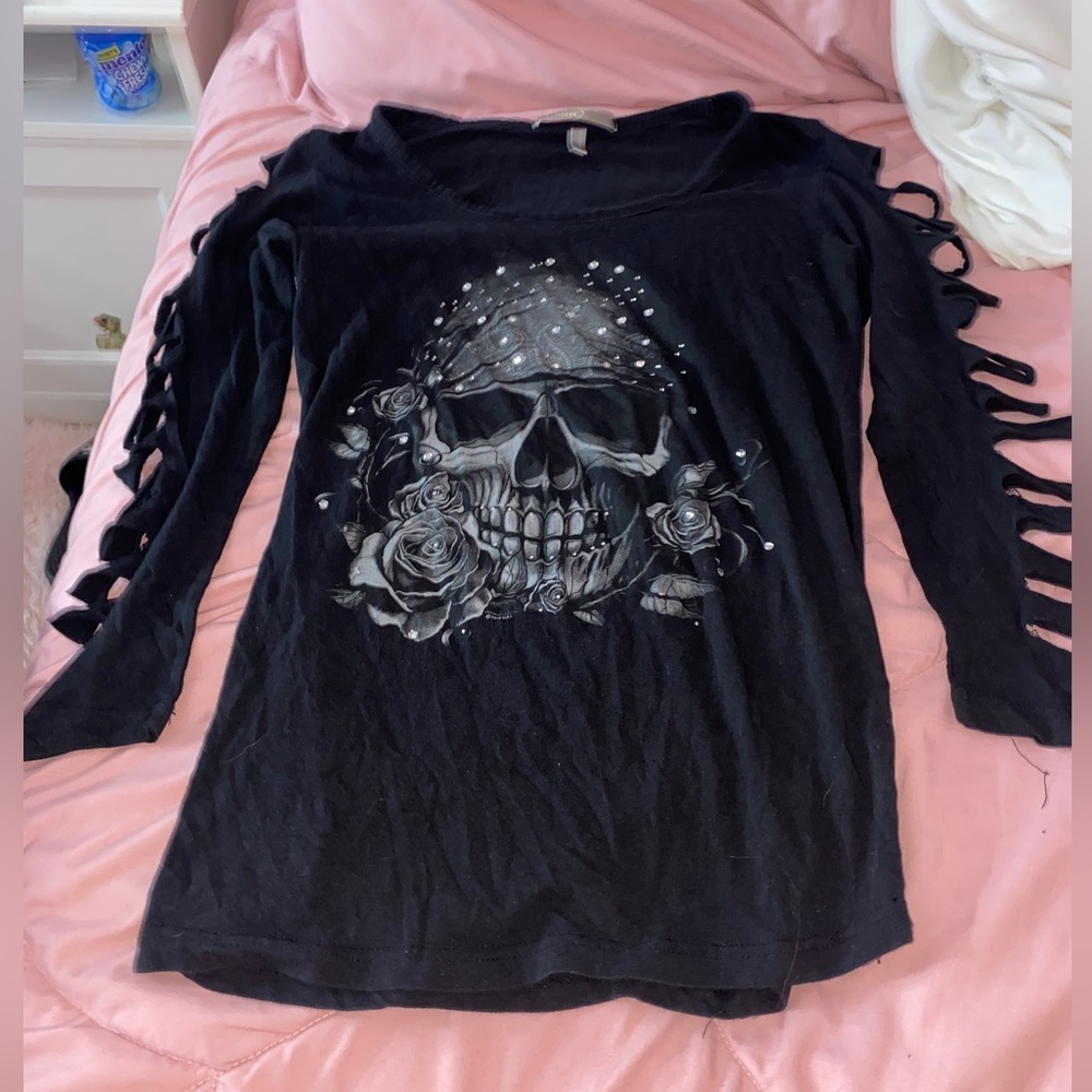 Black Y2K Grunge womens skull top with rinestones.